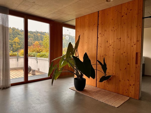 Architektonisches Meisterwerk in Sichtbeton – 1.5-Zimmer-Maisonette mit zwei Terrassen 20