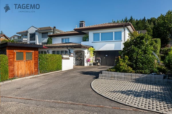 Charmantes Einfamilienhaus mit Pool in ruhiger Lage von Safenwil 2