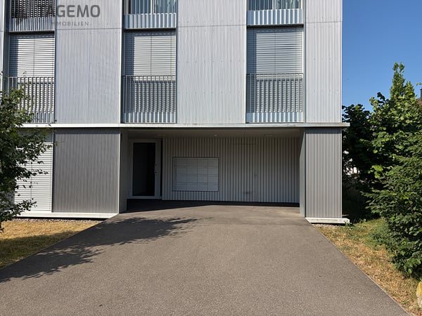 Mehr als eine gewöhnliche Attikawohnung – mit hochwertig ausgebauter Loggia und wertvollen Extras. 15