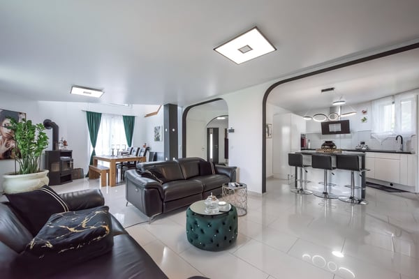 Eleganz, Licht und Wohnqualität auf hohem Niveau mit Stil und Ruhe. 9