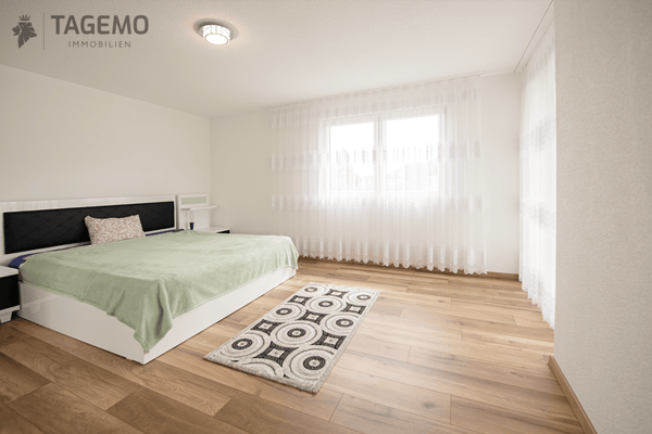 Zwei Wohnungen. Ein Haus. Viele Möglichkeiten für eine Investition. 10