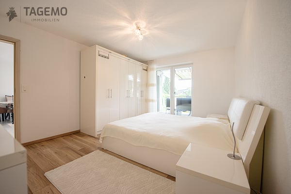 Zwei Wohnungen. Ein Haus. Viele Möglichkeiten für eine Investition. 8