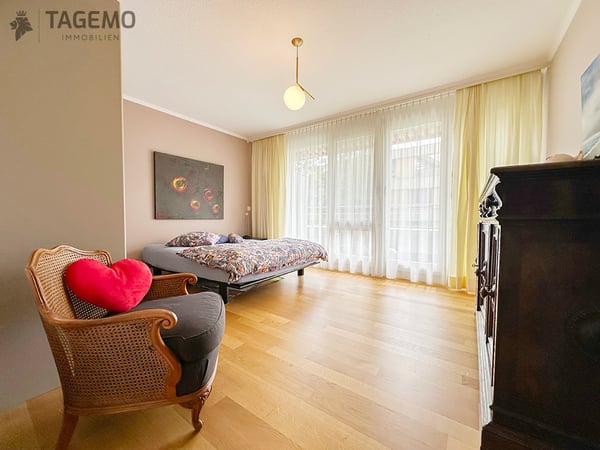 2 Gehminuten zum See. 100 m² Terrasse. Eine seltene Kombination. 11
