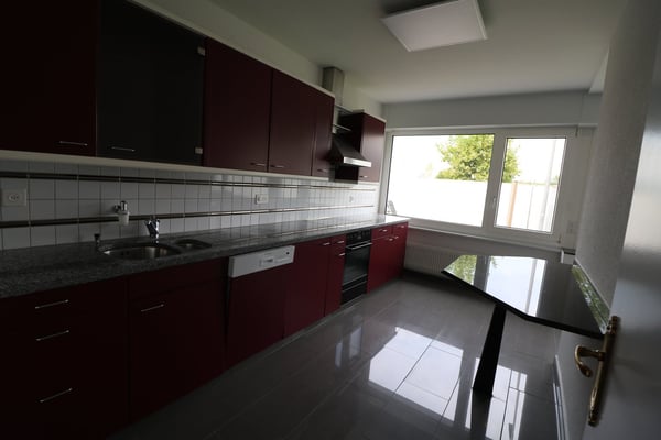 Wunderschöne, helle Parterre-Wohnung direkt beim Flughafen Bern-Belp 5