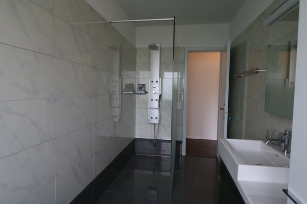 Wunderschöne, helle Parterre-Wohnung direkt beim Flughafen Bern-Belp 17