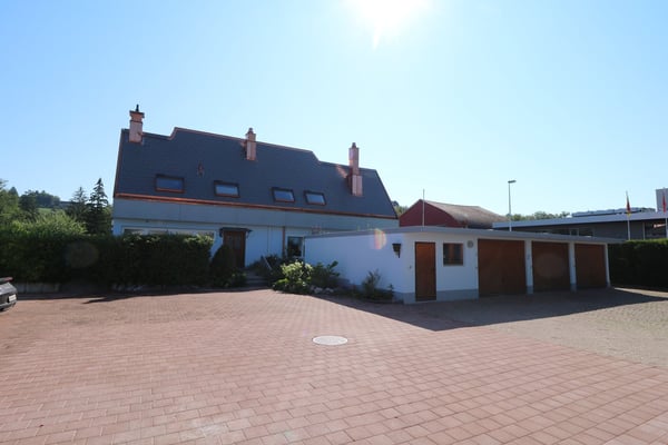 Wunderschöne, helle Parterre-Wohnung direkt beim Flughafen Bern-Belp 2