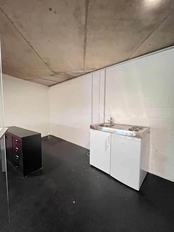Grosszügiger Gewerberaum in der Industriezone Uetendorf 19