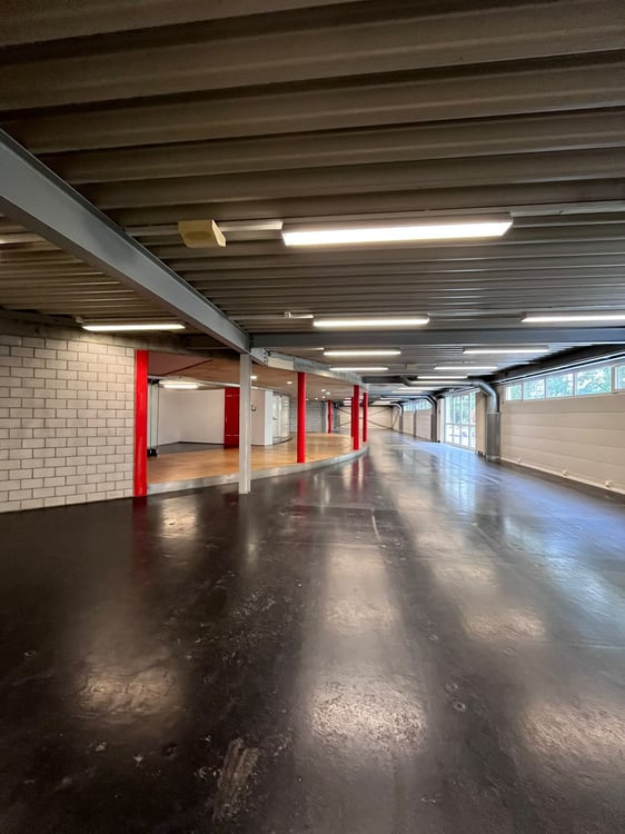 Grosszügiger Gewerberaum in der Industriezone Uetendorf 14