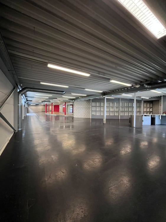 Grosszügiger Gewerberaum in der Industriezone Uetendorf 22