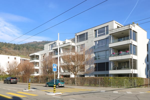 Moderne 1.5 Zi. Wohnung mit schöner Terrrase 1