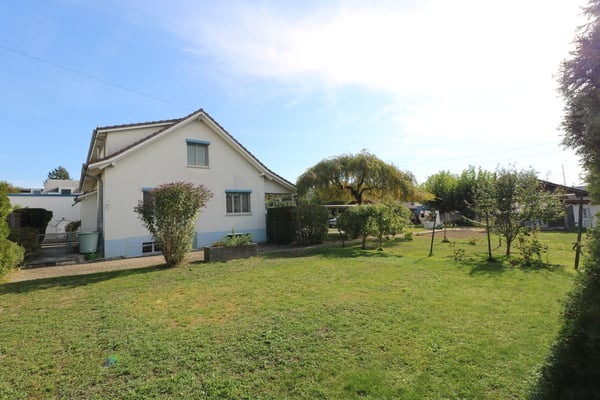 Familienparadies mit XXL-Garten 2