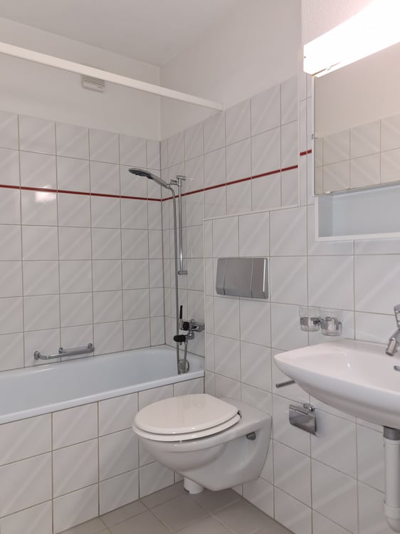 schöne Wohnung mit Gartensitzplatz 6