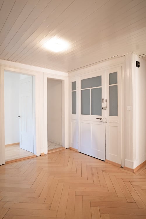 Geräumige, ruhige und renovierte Altbauwohnung mit Balkon 2