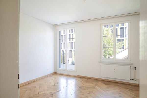 Stilvolle, grosse 3 Zimmerwohnung in historischem Gebäude mit Balkon 9