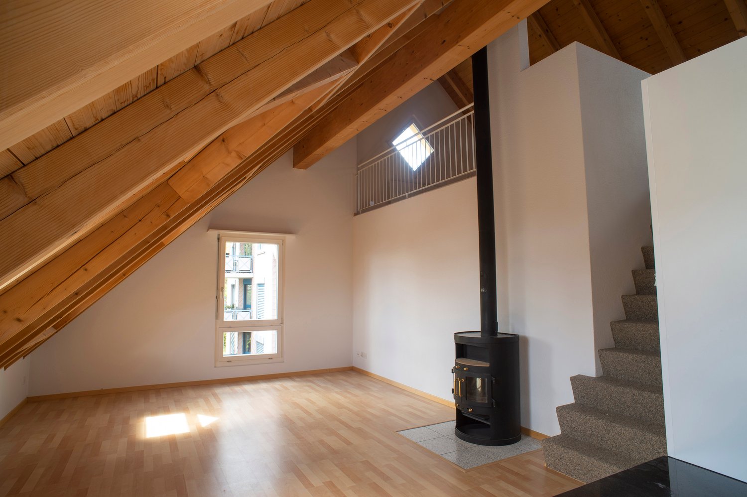 Bild Gemütliche 3.5 Zimmer-Dachwohnung in Nähe Bahnhof