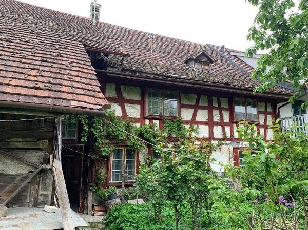 Bauernhaus mit grossem Entwicklungspotenzial im Zürcher Weinland 1