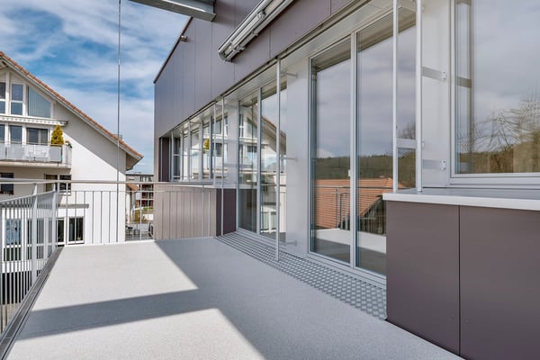 Riesige, ruhige 3.5-Zimmer-Loftwohnung (154m2) im Herzen von Laupen 6