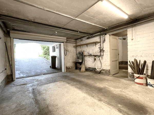 Doppeleinfamilienhaus mit grosser, idyllischer Gartenanlage 24