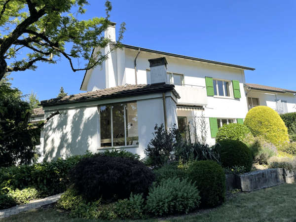 Doppeleinfamilienhaus mit grosser, idyllischer Gartenanlage 5