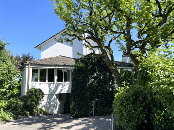 Doppeleinfamilienhaus mit grosser, idyllischer Gartenanlage 2