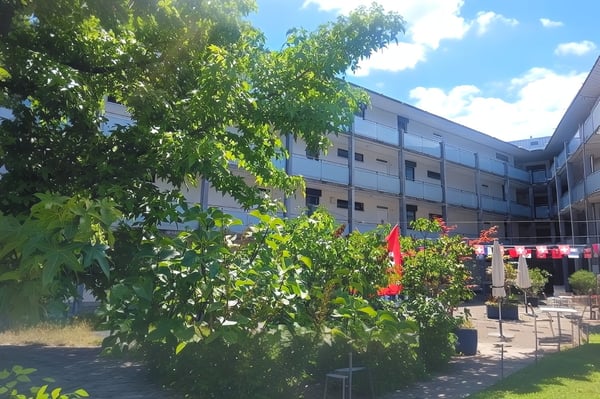 Moderne 1.5-Zimmer-Wohnung mit Balkon und Garage in Biel 10