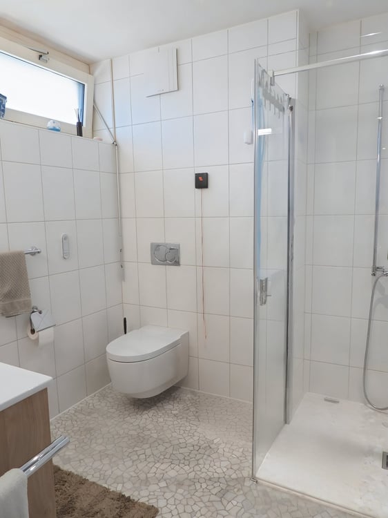 Moderne 1.5-Zimmer-Wohnung mit Balkon und Garage in Biel 8