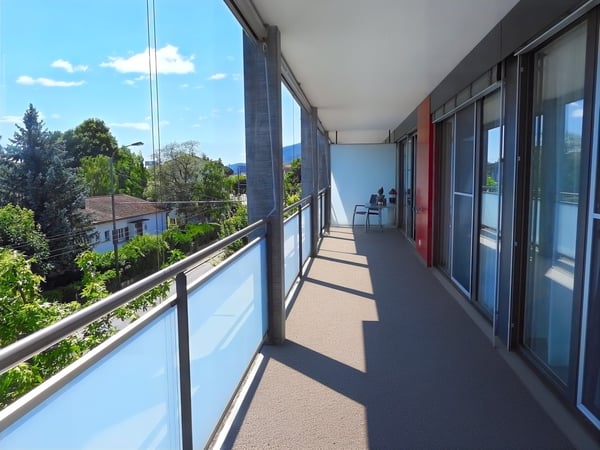 Moderne 1.5-Zimmer-Wohnung mit Balkon und Garage in Biel 9