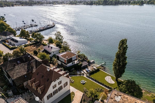 Einzigartige Villa mit direktem Seeanstoss