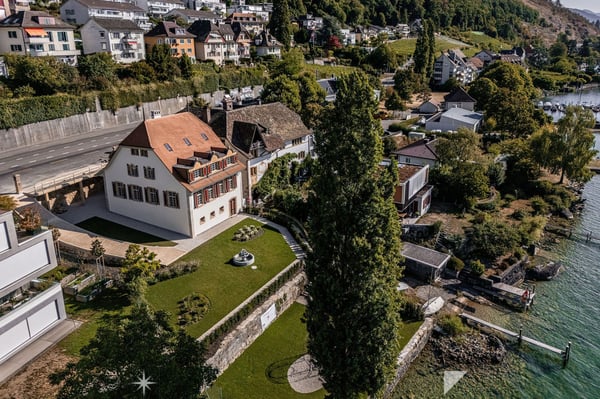 Einzigartige Villa mit direktem Seeanstoss 2