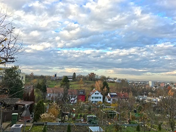 BINNINGEN - EINFAMILIENHAUS AN TOP LAGE - 2 ZIMMER 3