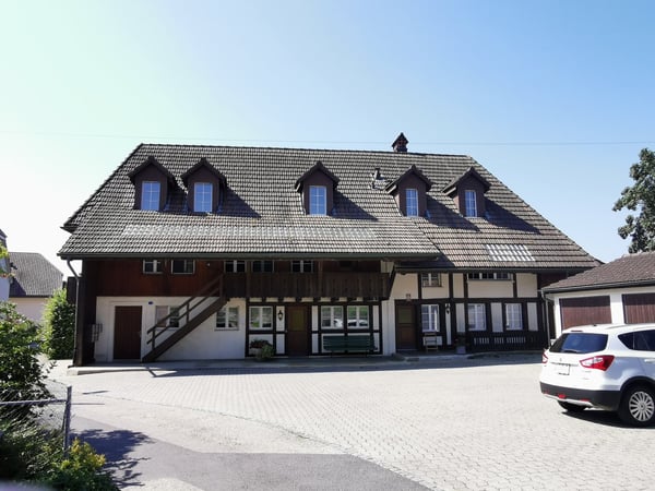 Charmante 4.5-Zimmer-Maisonettewohnung in Müntschemier 1