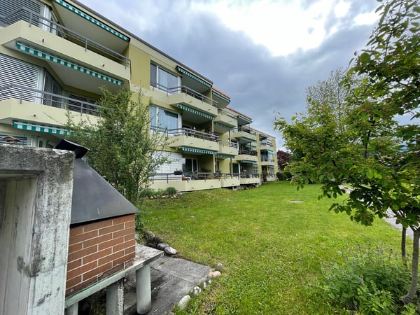Helle 3½-Zimmer-Wohnung mit Balkon und schöner Bergsicht! 1
