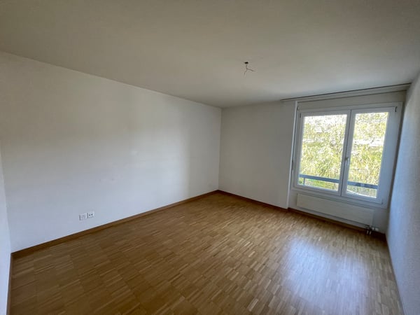 Helle 3½-Zimmer-Wohnung mit Balkon und schöner Bergsicht! 5