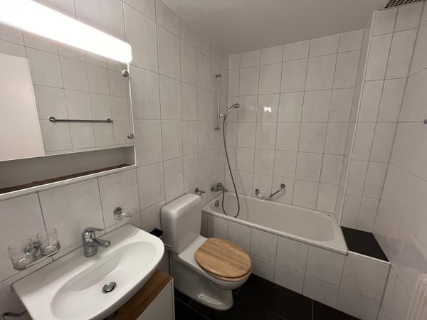 Sonnige 4-Zimmer-Wohnung mit Balkon in Thun 7
