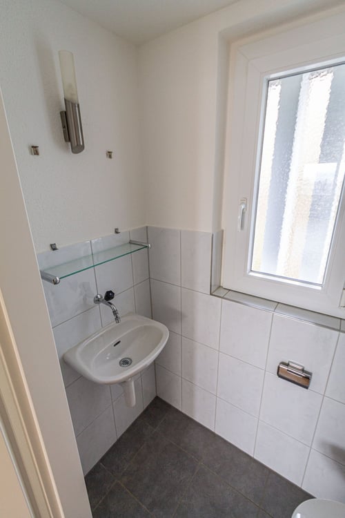 Renovierte 1.5-Zimmer-Wohnung mit Balkon und toller Aussicht in Grenchen 11