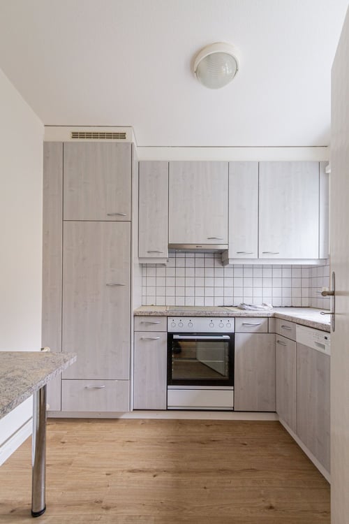 Renovierte 1.5-Zimmer-Wohnung mit Balkon und toller Aussicht in Grenchen 5