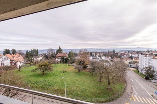 Renovierte 1.5-Zimmer-Wohnung mit Balkon und toller Aussicht in Grenchen 20