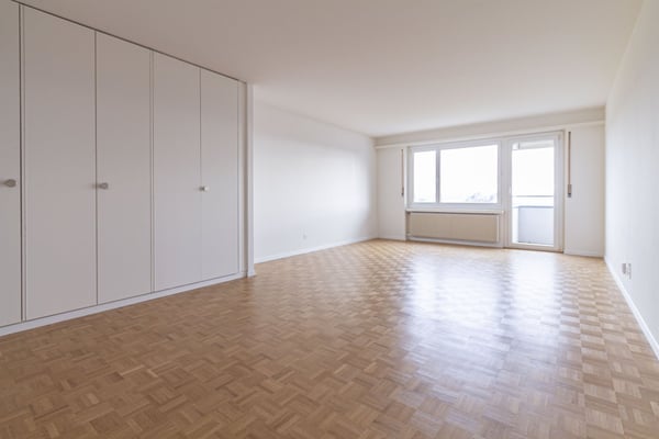 Renovierte 1.5-Zimmer-Wohnung mit Balkon und toller Aussicht in Grenchen 1