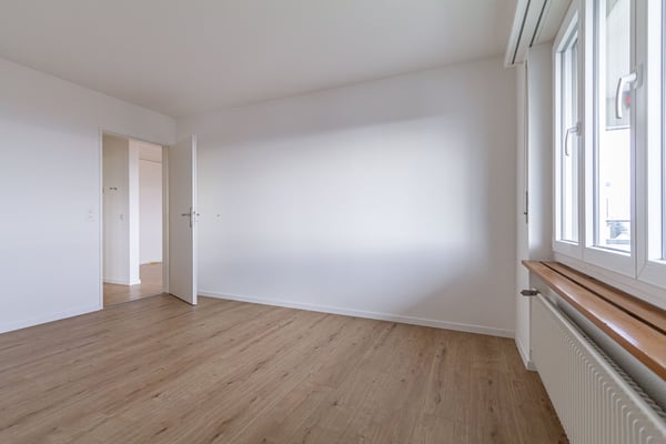 Renovierte 1.5-Zimmer-Wohnung mit Balkon und toller Aussicht in Grenchen 12