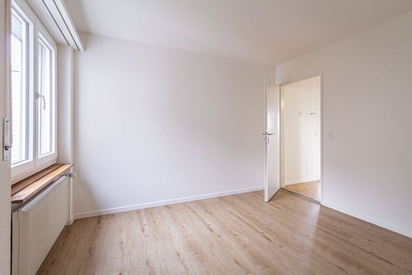 Renovierte 1.5-Zimmer-Wohnung mit Balkon und toller Aussicht in Grenchen 16