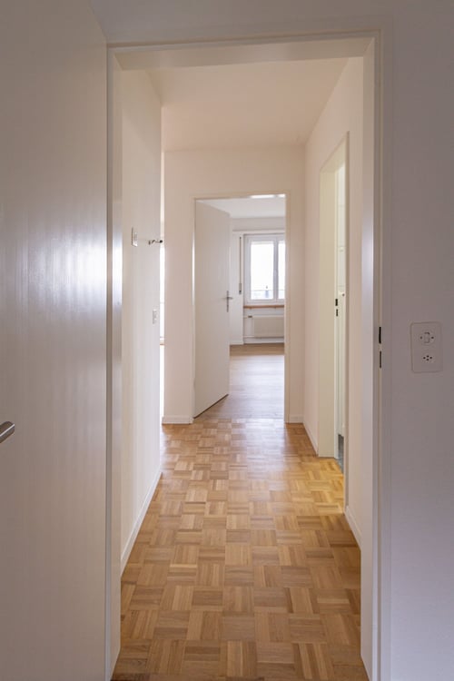 Renovierte 1.5-Zimmer-Wohnung mit Balkon und toller Aussicht in Grenchen 18