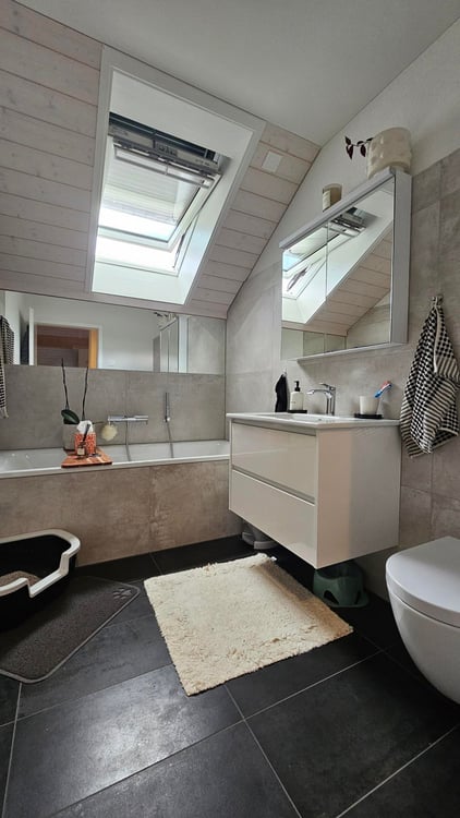 Charmante 3.5-Zimmer-Dachwohnung im Neubau – Meinisberg 8