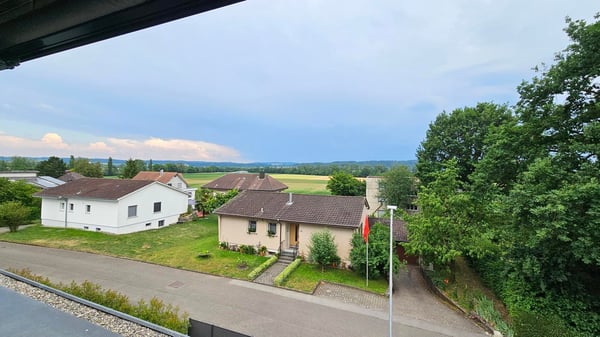 Charmante 3.5-Zimmer-Dachwohnung im Neubau – Meinisberg 10