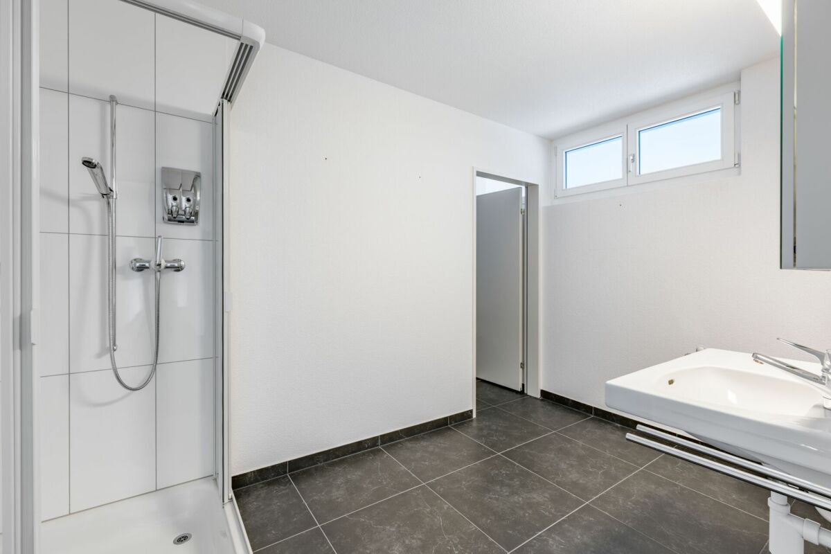 Immobilie in Küttigen - Licht, Raum und Aussicht: Exklusive 6.5-Zimmer-Wohnung mit 240 m² Wohnfläche - Bild 11
