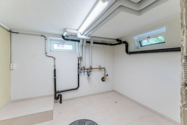 Modernisiertes 5.5-Zimmer Einfamilienhaus mit Ausbau nach Wunsch 12