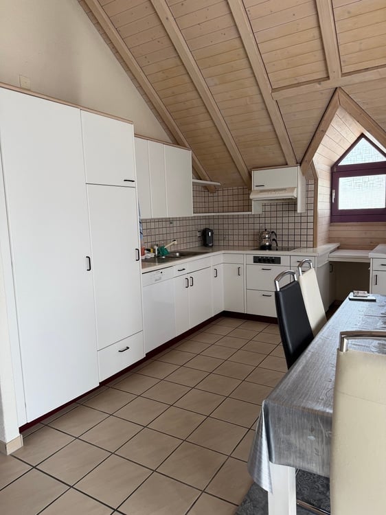 Grosszügige 4.5-Zimmer-Dachwohnung mit Bergblick in Tafers 8