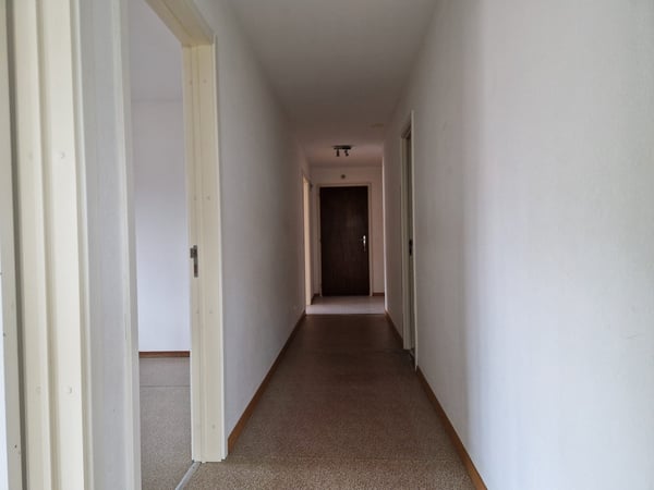 Helle 7.5 Zimmerwohnung im 2. Stock (ohne Lift) mit Ausblick 4