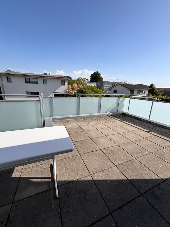 Moderne 3.5-Zimmerwohnung mit grossem Balkon 4