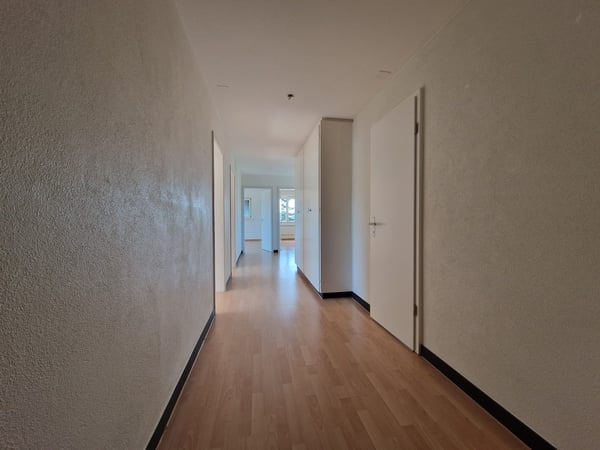 Zentral gelegene 3.5 Zimmer-Familienwohnung 13