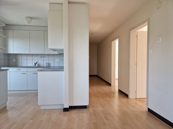Zentral gelegene 3.5 Zimmer-Familienwohnung 12